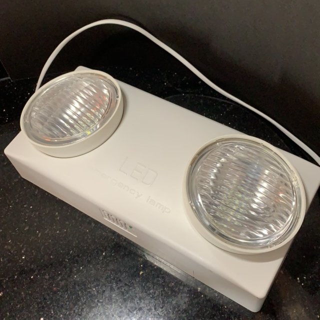 Wiederaufladbares LED-Notlicht mit Dauerlicht oder Dauerlicht, 2 x 3 W, 3 Stunden