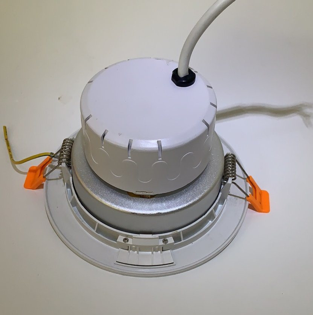 Notfall-LED-Downlight mit wiederaufladbarem Akku, wartungsfrei