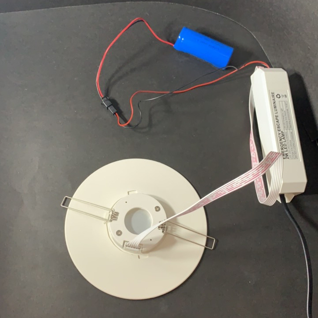 LED-Einbau-Notfall-Deckenleuchte mit wiederaufladbarem Akku