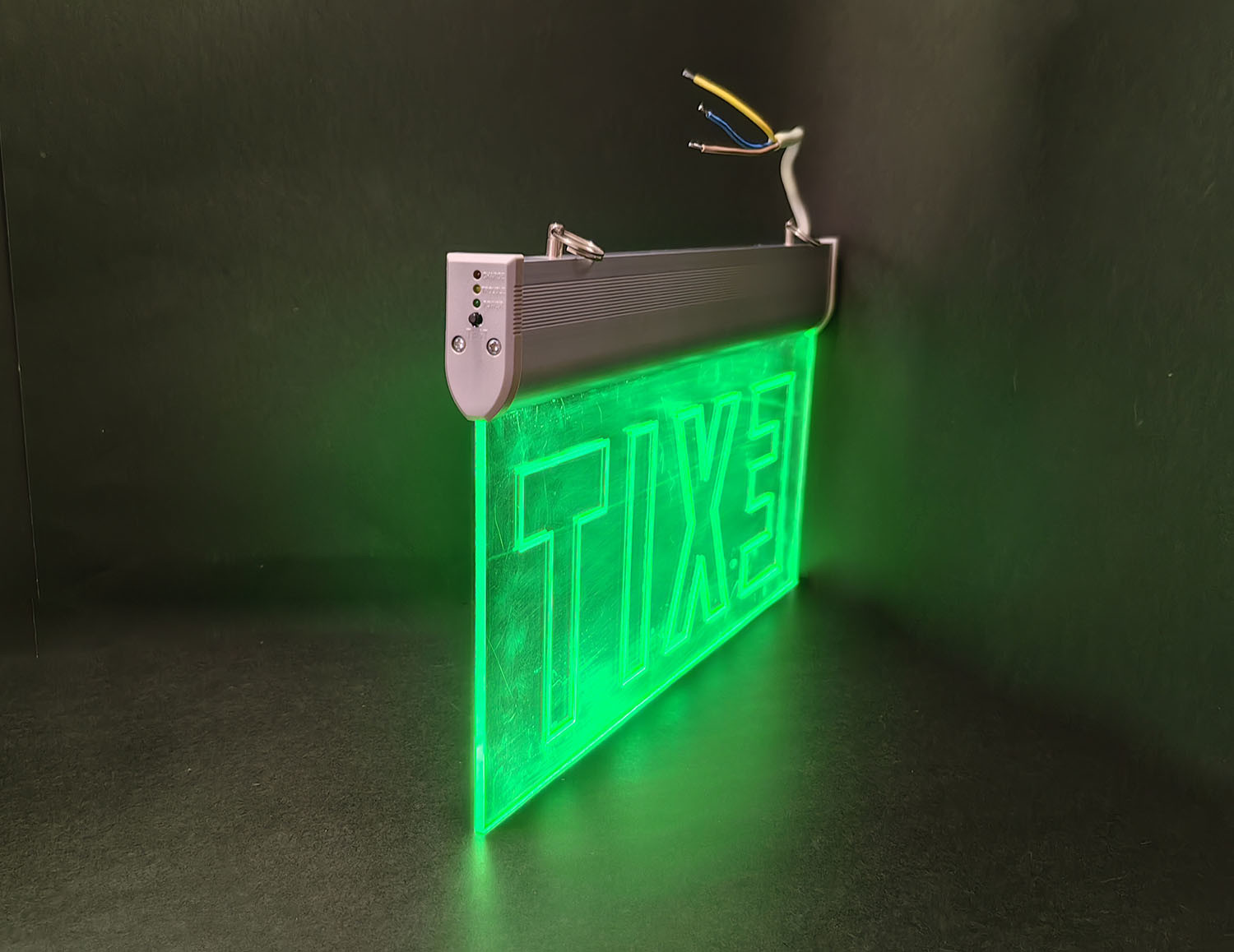 Feuer-Notausgangsschild, LED-Notausgangsschild, grünes Notlicht mit transparenter Platte oder PVC-Aufkleber