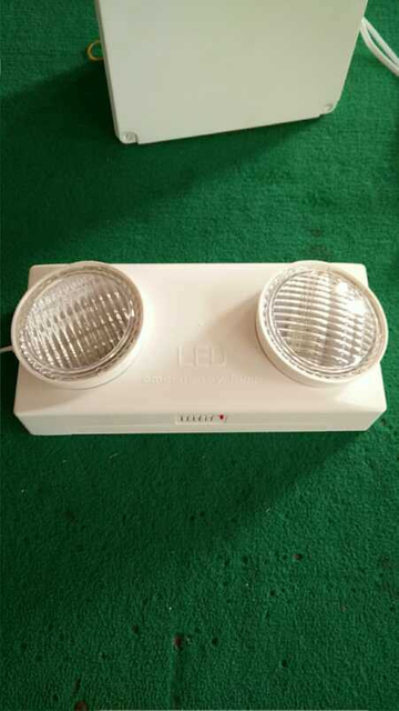 Wiederaufladbares LED-Notlicht mit Dauerlicht oder Dauerlicht, 2 x 3 W, 3 Stunden