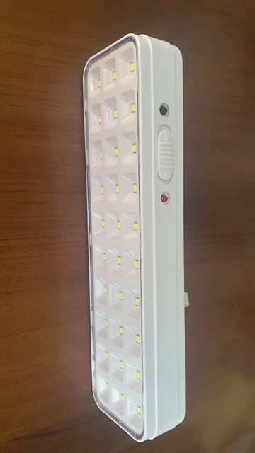 30 Stück LED wiederaufladbare tragbare Notfall-Campingleuchte