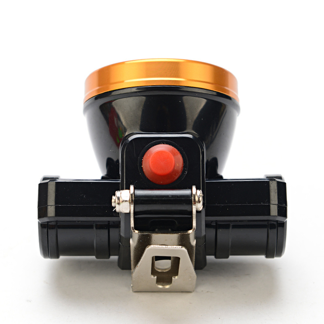 Wiederaufladbarer LED-Scheinwerfer mit starkem Strahl, der ohne Gürtel am Helm montiert werden kann